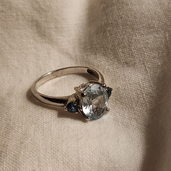 Karis Size 8 Aquamarine Ring - Picture 1 of 4